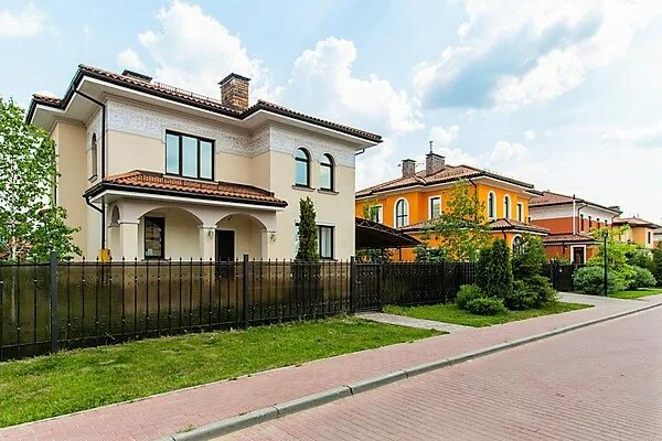 Кп европа 1. Посёлок европа ильинское шоссе. Посёлок европа ильинское шоссе. Европа в москве поселок. Европа-2 коттеджный поселок красногорский район.