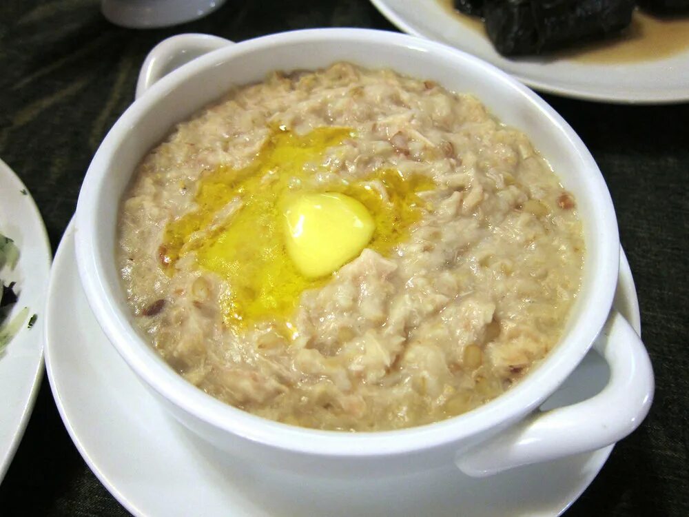 Армянский бульон хаш. Армянская каша ариса. Армянская ариса. Ариса армянское блюдо крупа. Армянская каша ариса.