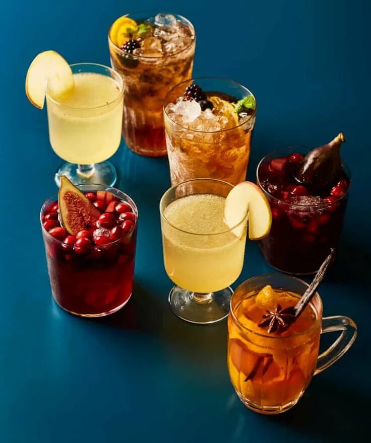 Jungle juice напиток. Ромовый пунш. Вечеринка с коктейлями. Коктейль мексиканской уголок. Алкогольный пунш для вечеринок.