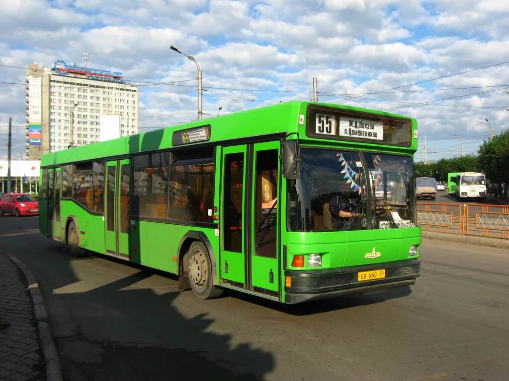 Какой маршрутка едет туда. КПАТП 7 Красноярск. Зеленый автобус. Номер транспорта. МАЗ 103 Красноярск.