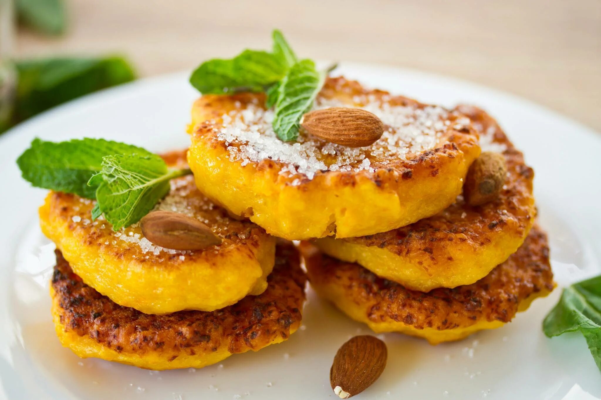 Оладьи самый вкусный и быстрый рецепт. Оладьи из тыквы. оладьи с тыквой. морковные оладьи. яблочно-морковные оладьи.