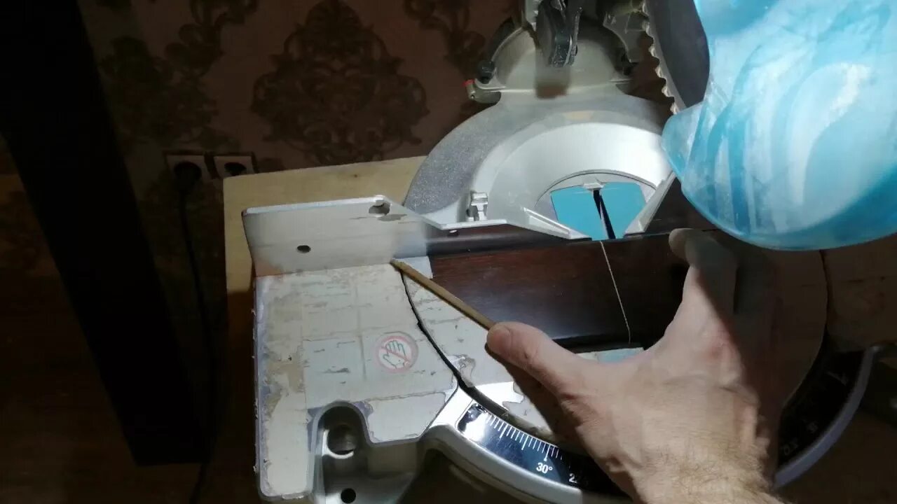 Как настроить торцовочную пилу