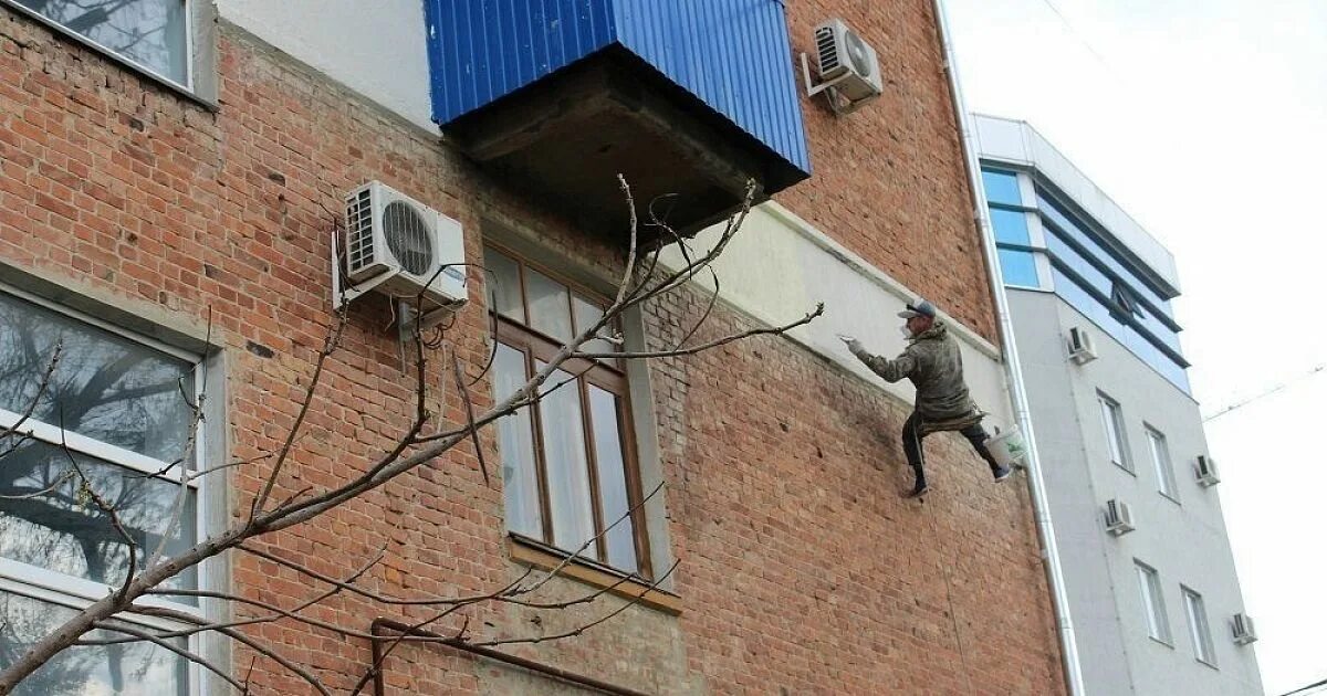 Сайт капремонта краснодар. Подъемник на крышу. Сайт капремонта краснодар. Многоквартирные дома в краснодаре. Краснодар ул.
