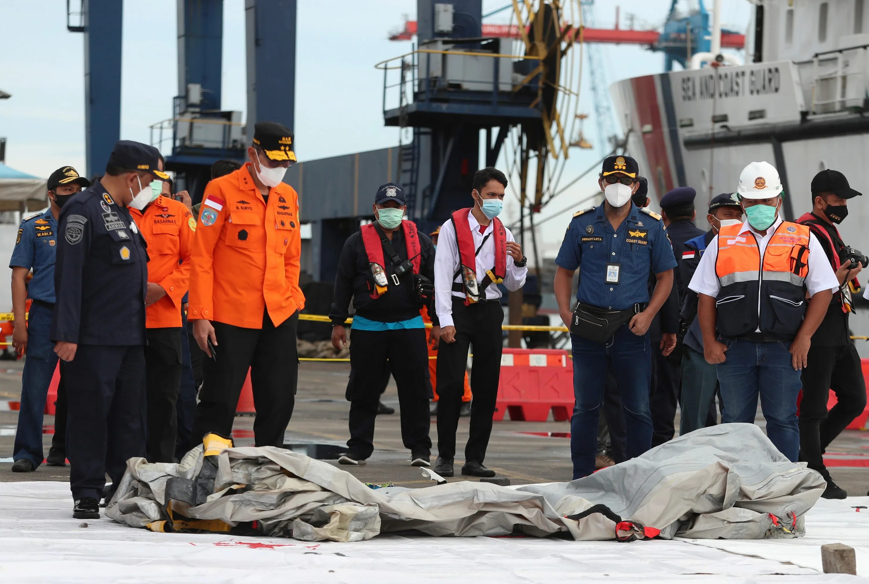 Авиакатастрофа 2004. Катастрофа Boeing 737 в Индонезии. Катастрофа Boeing 737 возле Джакарты (2021). Авиакатастрофа в Индонезии 2021.