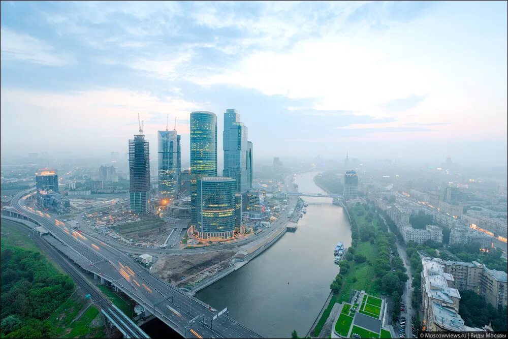 Сити лиц. Москва Сити с высоты птичьего полета. Москва Сити вид с птичьего полёта. Москва Сити 2023. Москва Сити вид с реки.