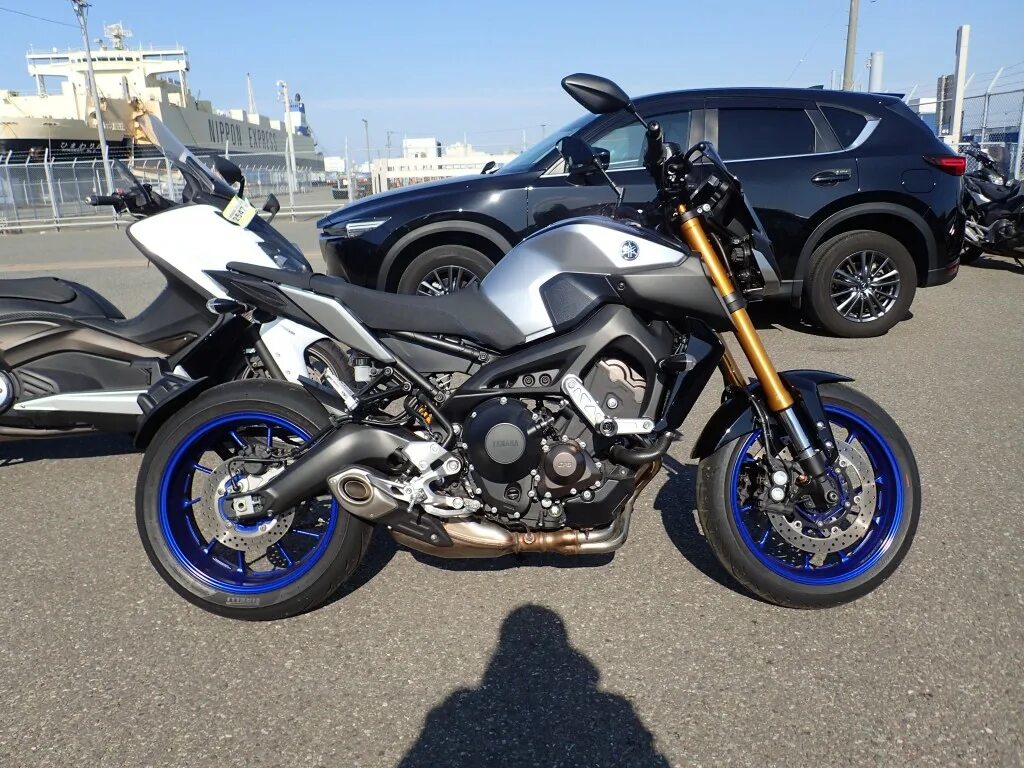 Yamaha MT 09 SP. Yamaha MT-09 2021. Ямаха МТ 09 2019. Ямаха МТ 09 SP вертикальная. Yamaha mt 09 купить