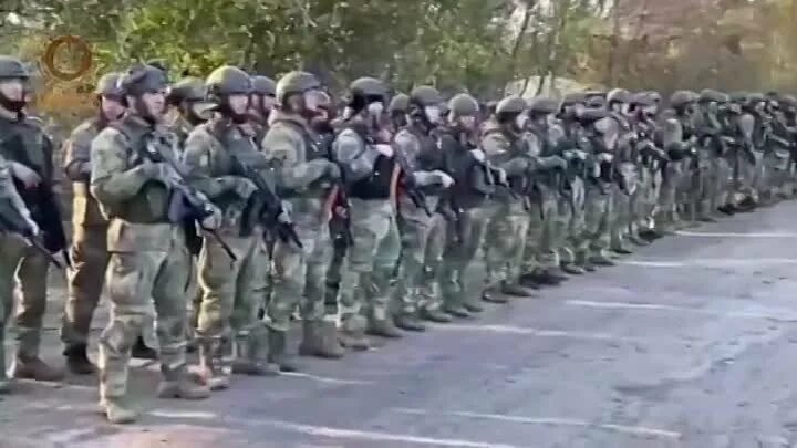Видео батальона ахмат. Видео батальона ахмат. Кадыровцы ахмат. Ахмат восток батальон. Как одеты бойцы батальона ахмат.