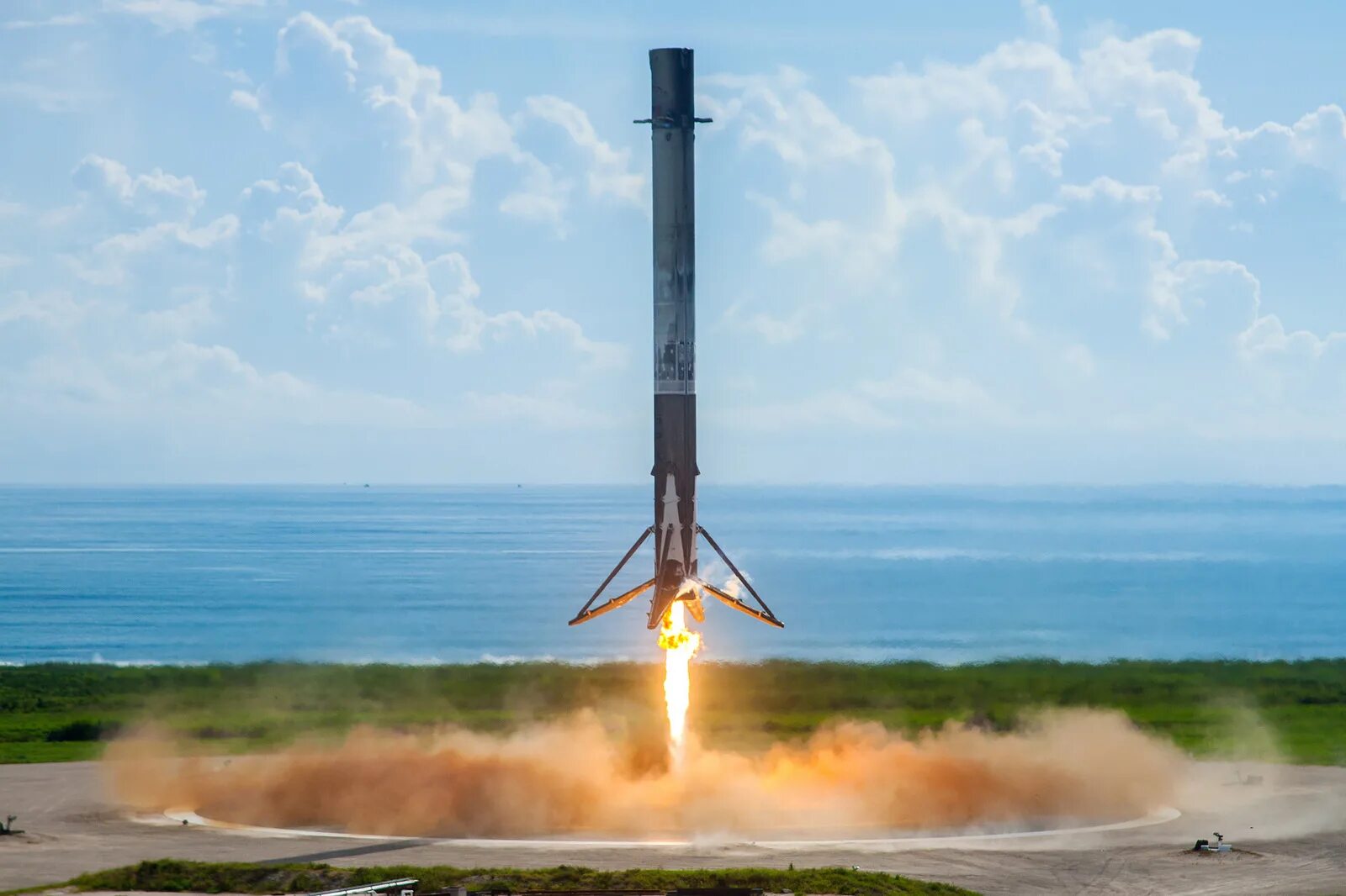 Как приземляется ракета. Falcon 9 ступени. фалькон-9 ракета-носитель. посадка первой ступени falcon 9. многоразовая ракета falcon 9.