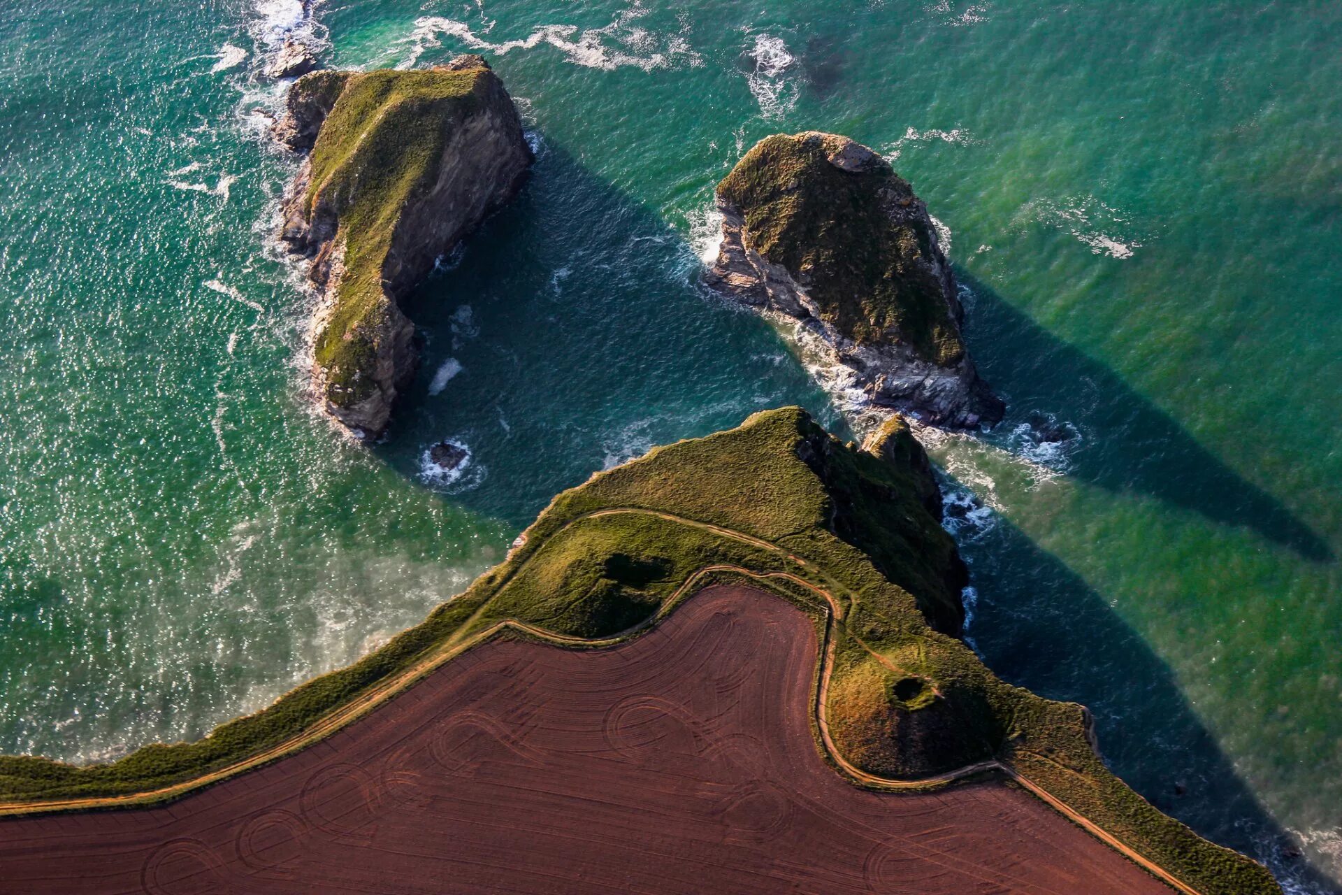 Сверху объяснить. Вид сверху. Море с высоты. Море вид сверху. Красивый вид сверху.