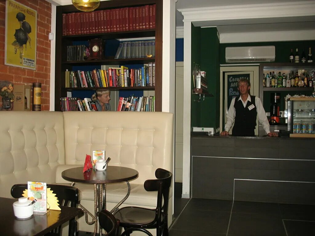 12 кафе книжный клуб. книжный клуб в кафе. книжный клуб. кафе книжный клуб 12 киров. книжный клуб киров.