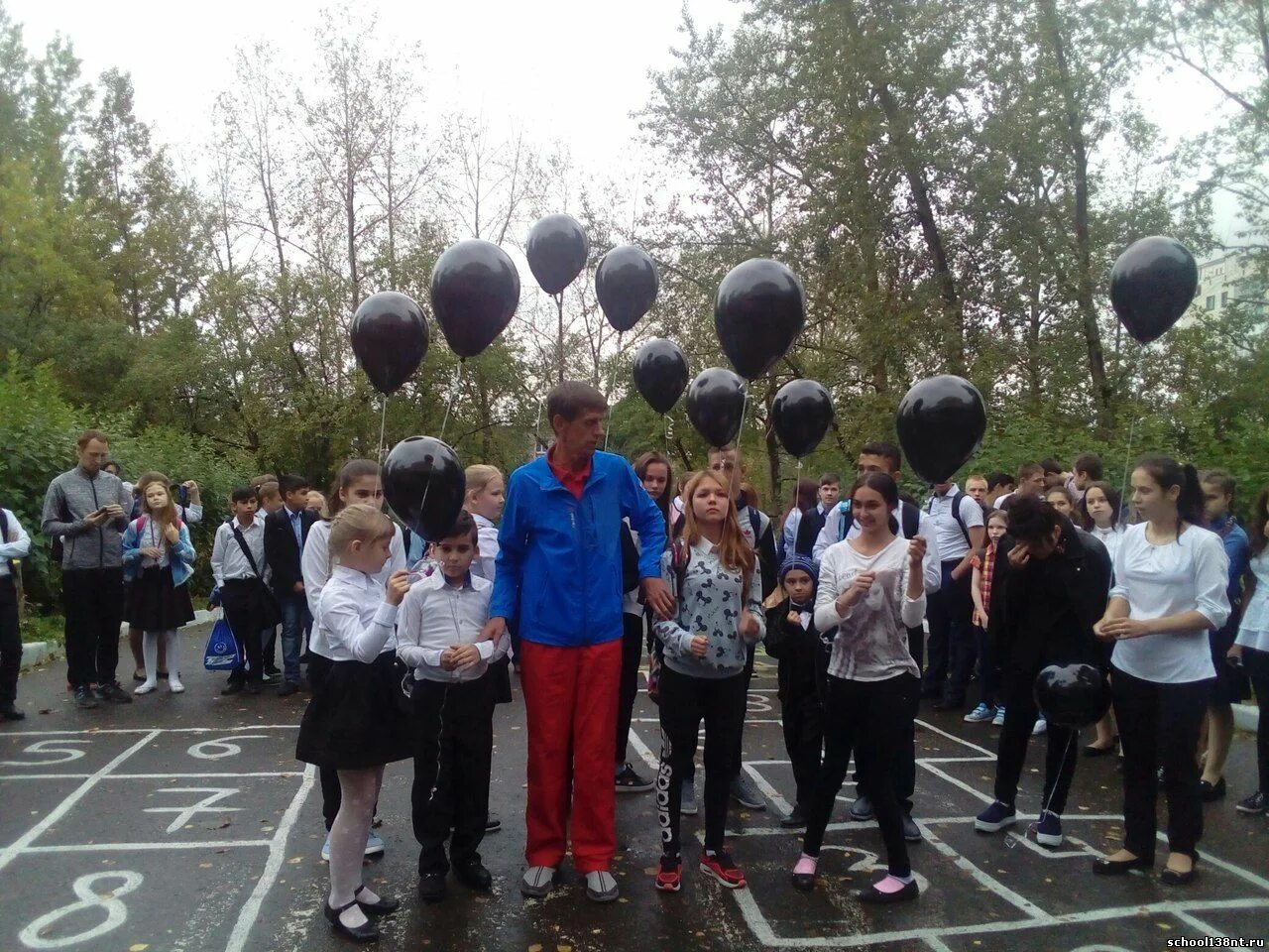 Школа 138 москва. Сш 138. Сш 138. Школа 138 омск. Школа 138 бульвар генерала карбышева.