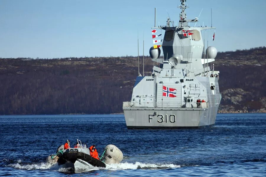 Россия морские силы корабли. Фрегат ВМС Норвегии. Фритьоф Нансен корабль ВМС Норвегии. Норвежский Фрегат Fridtjof. Хельге Ингстад Фрегат.