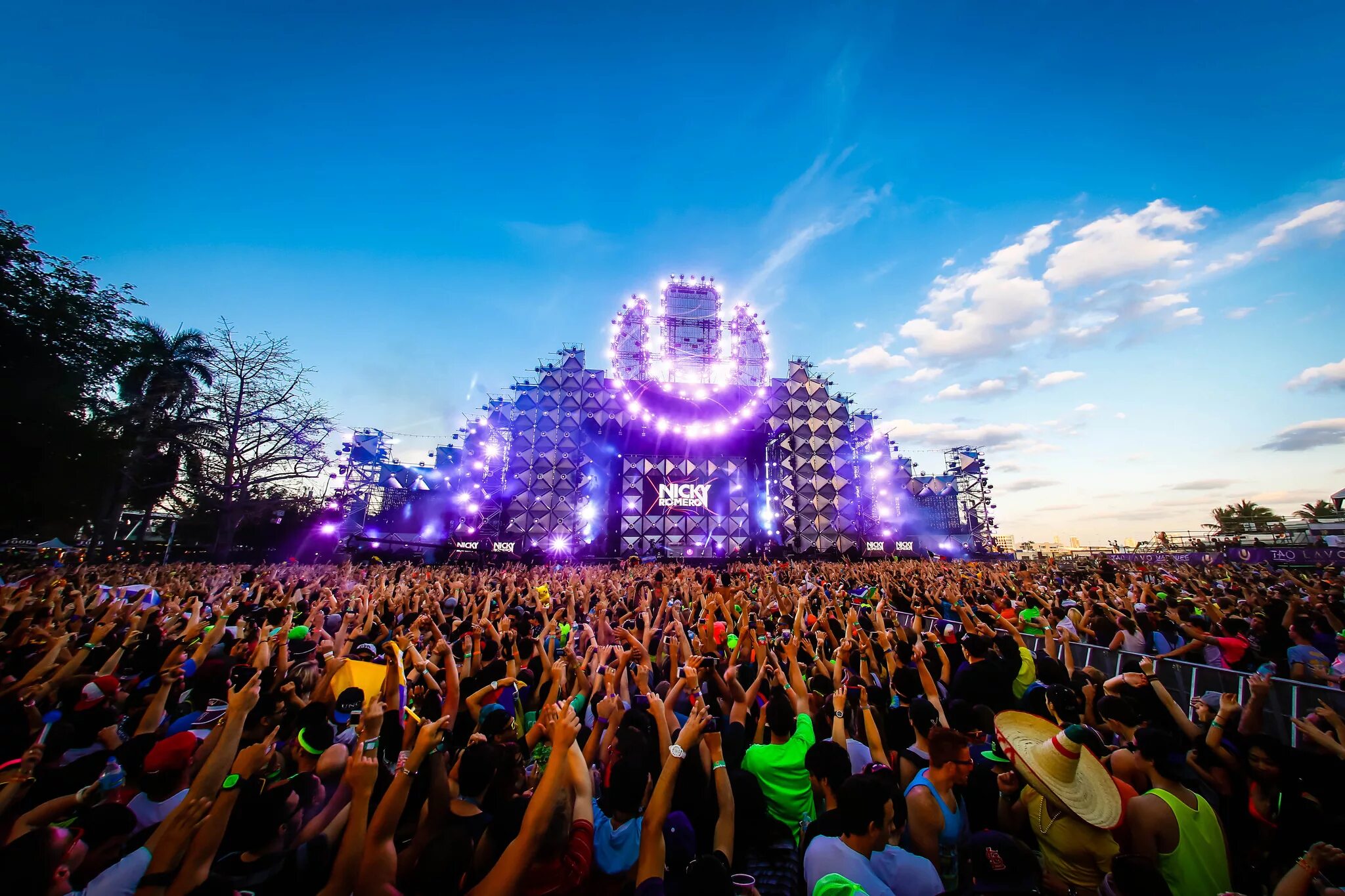 Ultra music 2024. Ультра мьюзик фестиваль майами. ultra music festival (майами, сша). музыкальный фестиваль в майами. umf 2022.