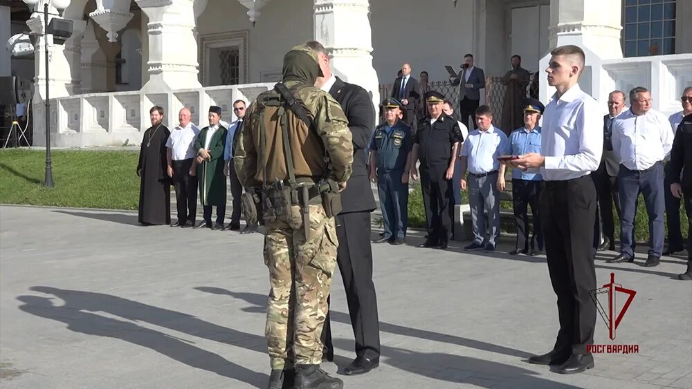 Военные учения в Астрахани 2014. Военные учения в Астрахани 2015. Ренц ногродил усастником спец операце. Вручение наград участникам спецопераций Брянск.