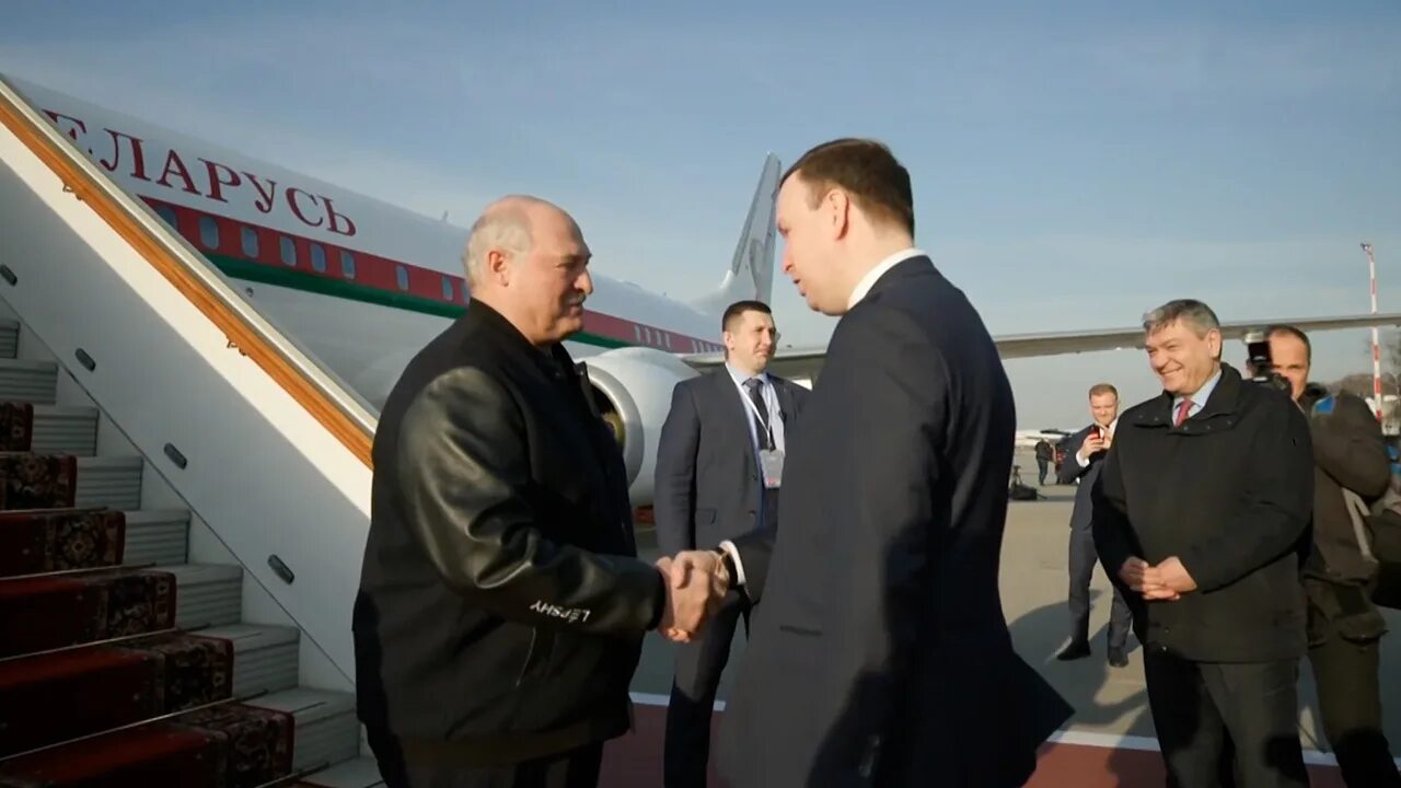 Приезд лукашенко в костюковичи. Лукашенко 2025. визит лукашенко в москву.