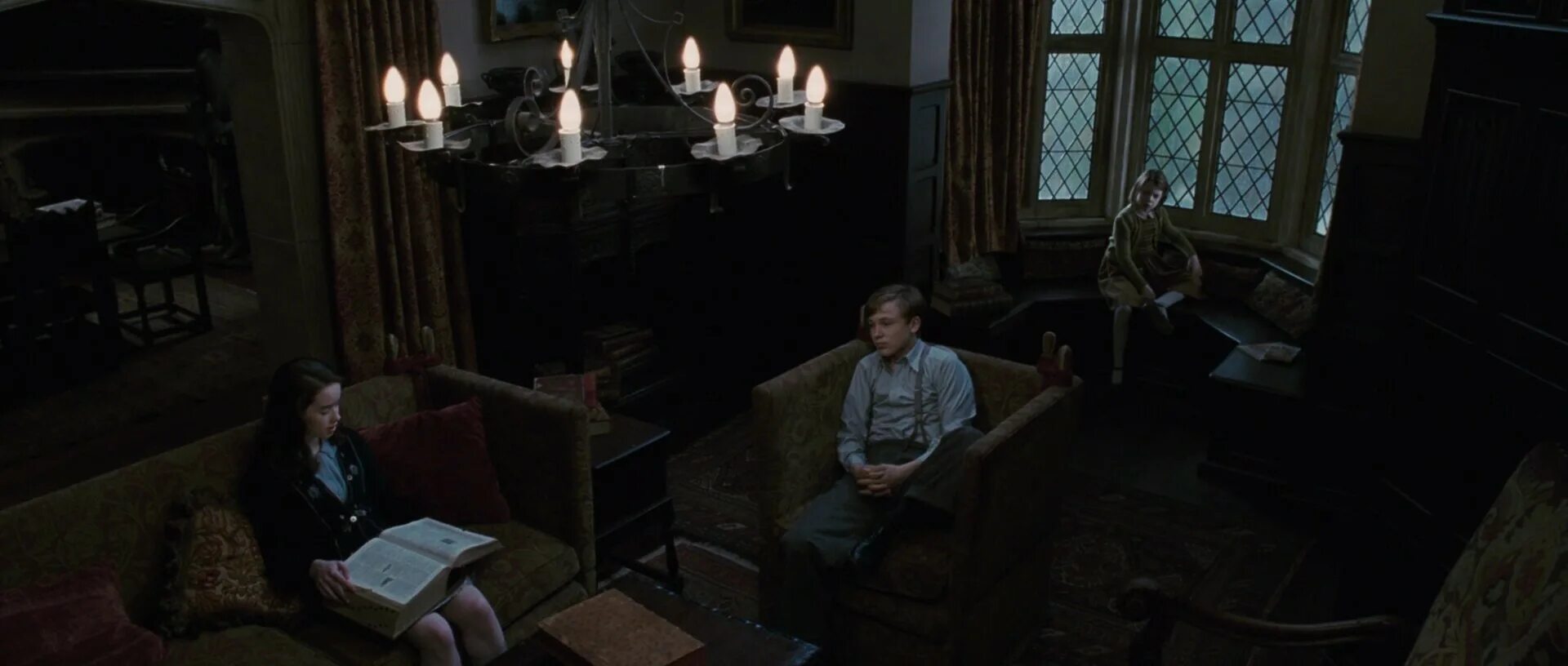 Комната профессора из нарнии. Дом нарнии. Хроники нарнии дом профессора. Комната в стиле нарнии. Дом фавна нарния.