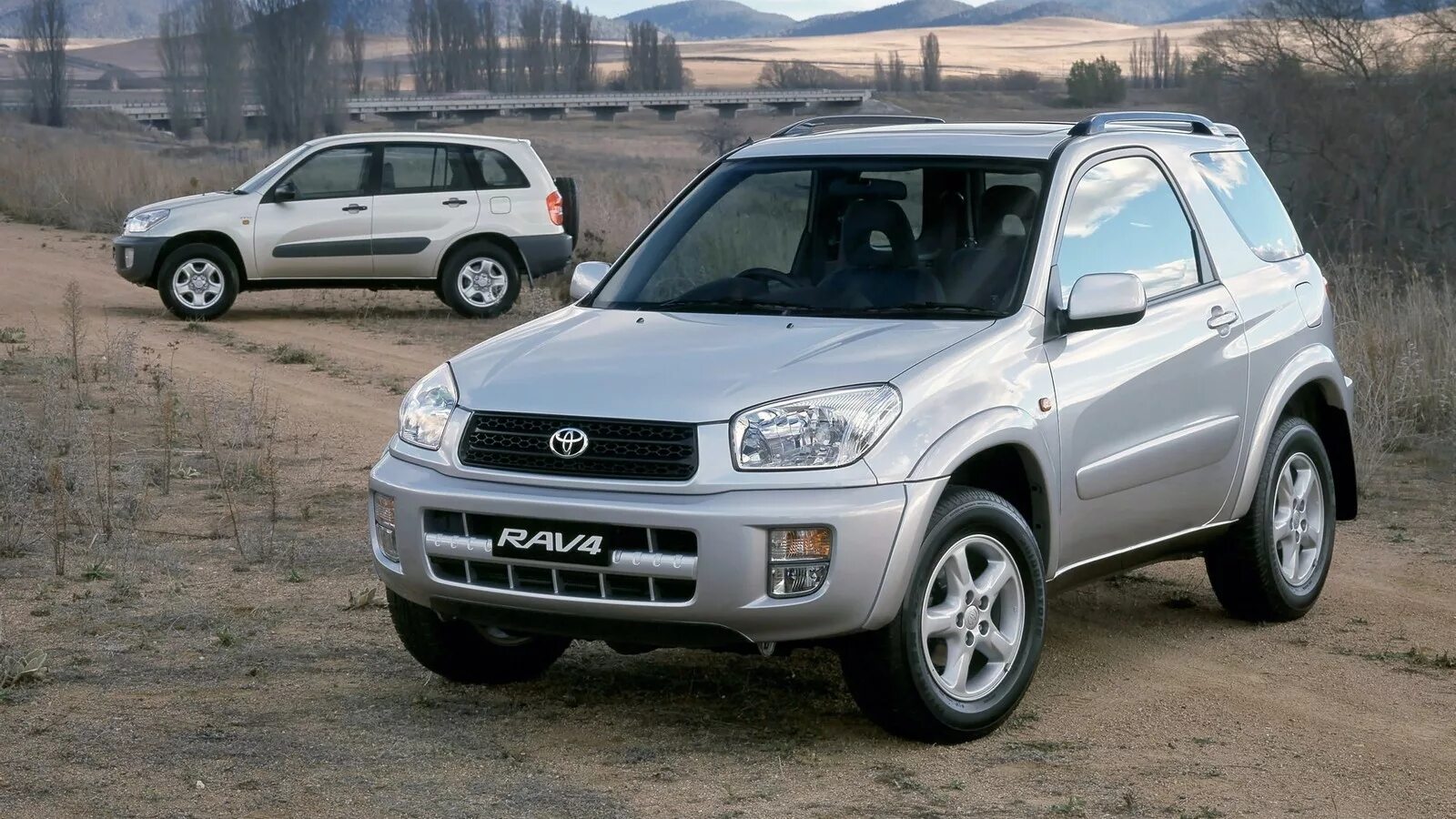 Toyota rav4 2000. Toyota rav4 2 поколение. Toyota rav4 2001. Toyota rav4 2001 трехдверный.