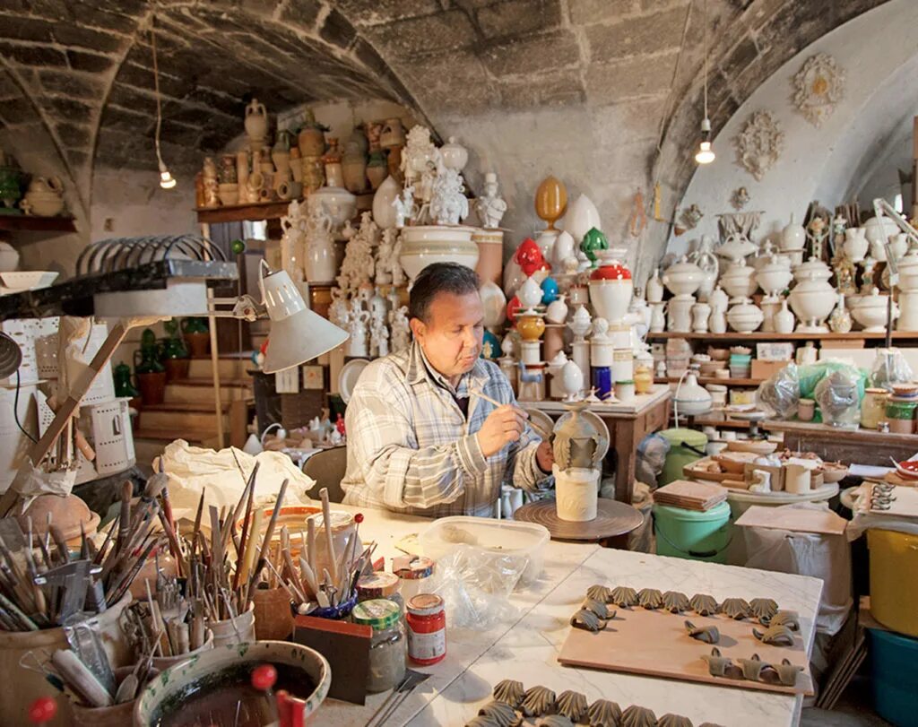 Керамика миртеймура. Керамика мира махачкала. Керамическая промышленность. Магазин керамики. Керамическая фабрика борисовка белгородская.