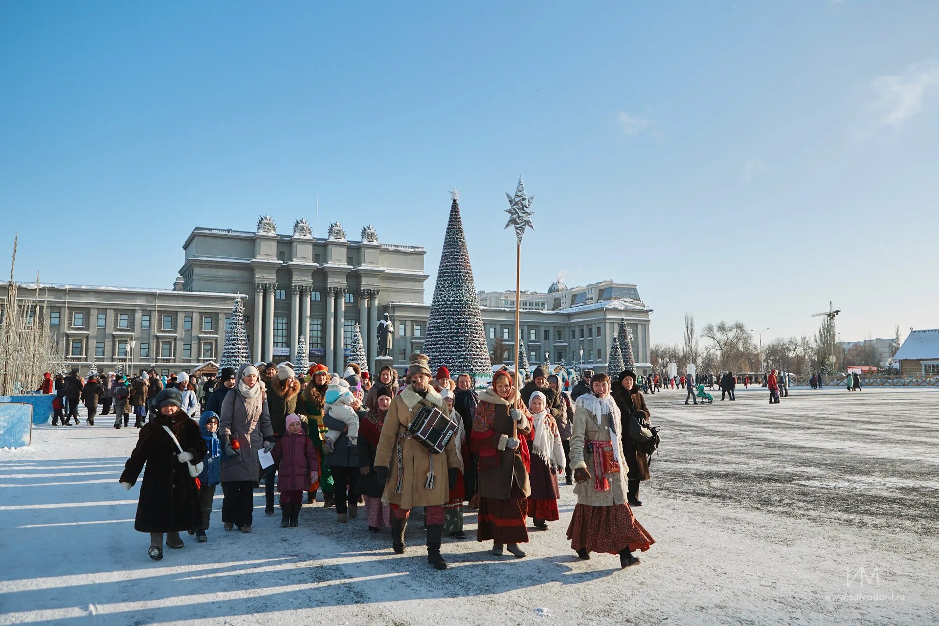 Площадь Куйбышева Самара. Площадь Куйбышева Самара народные гуляния. Праздник на площади Куйбышева. Площадь Куйбышева новый год.