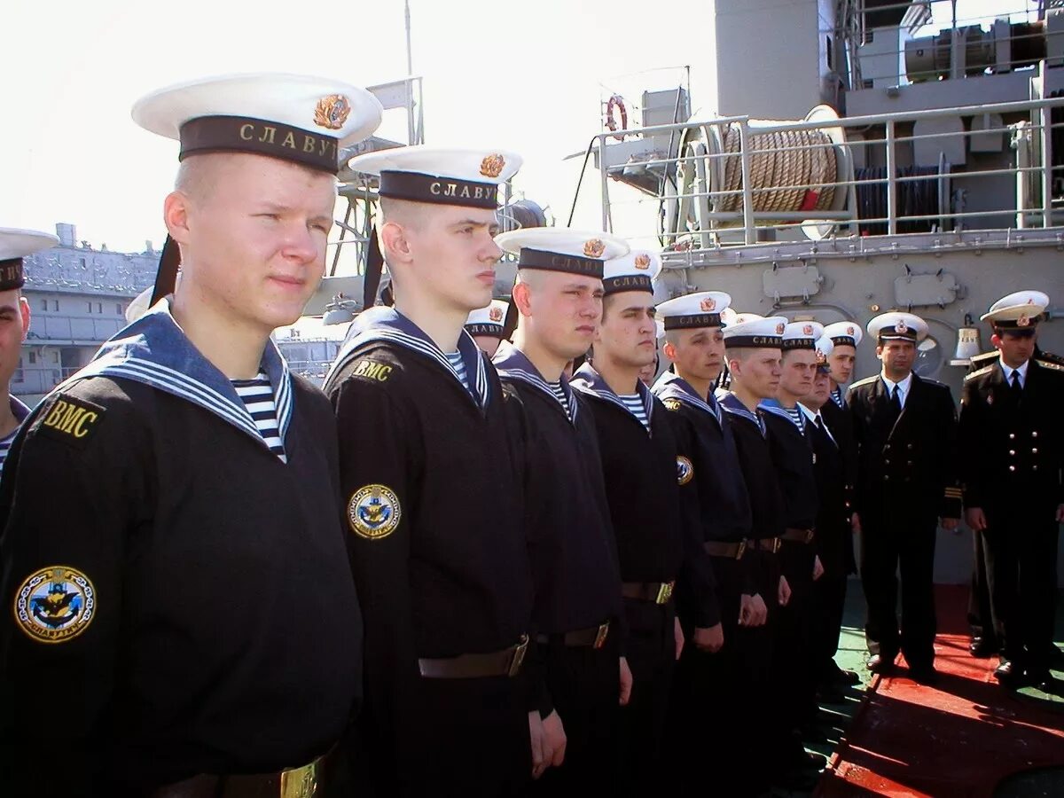 Служащий военно морского флота. Севастополь служба в армии ВМФ срочники. Севастополь морфлот срочная служба в армии. Матросы ВМС Украины. Служба срочников в ВМФ.