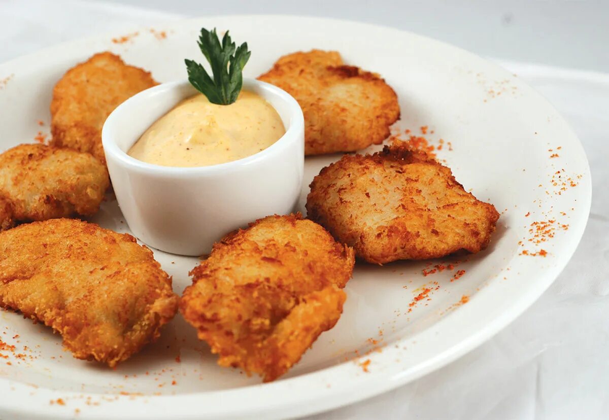 Чикен наггетсы. Наггетсы. Наггетсы куриные. Куриные палочки из грудки. Чикен наггетсы.