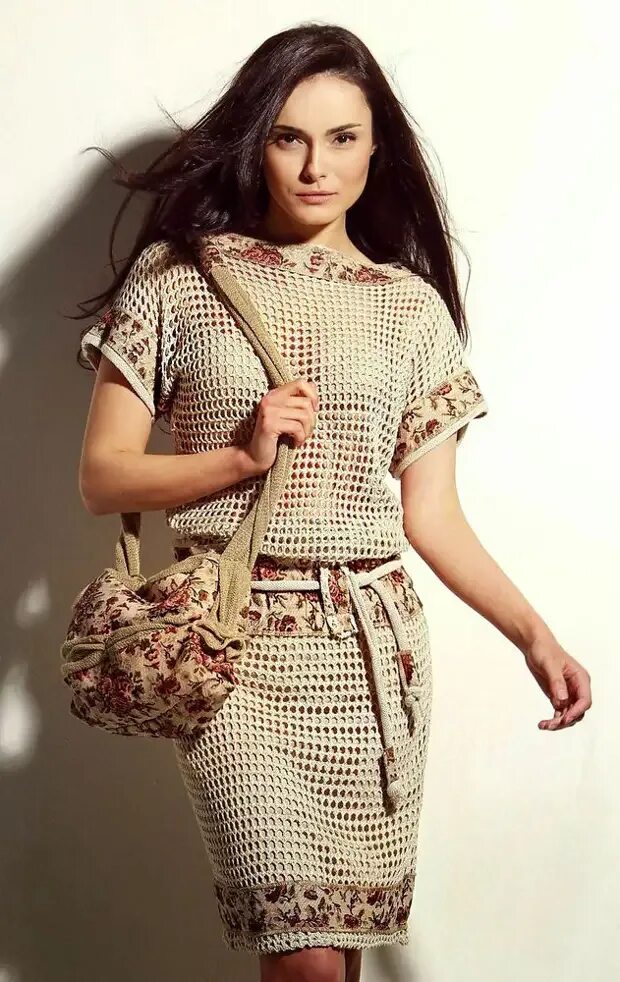 Крючком трикотаж. Вязаные кофты женские комбинированные. Вязаная туника. Вязаный трикотаж. Свитер brunello cucinelli крючком.