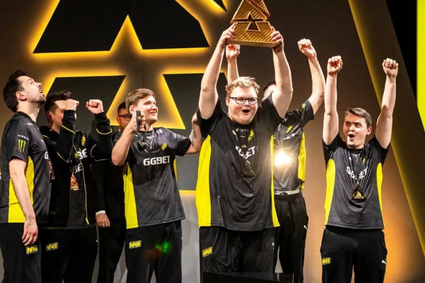 Navi csgo. Navi cs go 2025. команда нави 2025. команда нави кс го 2025. вся команда нави 2025.