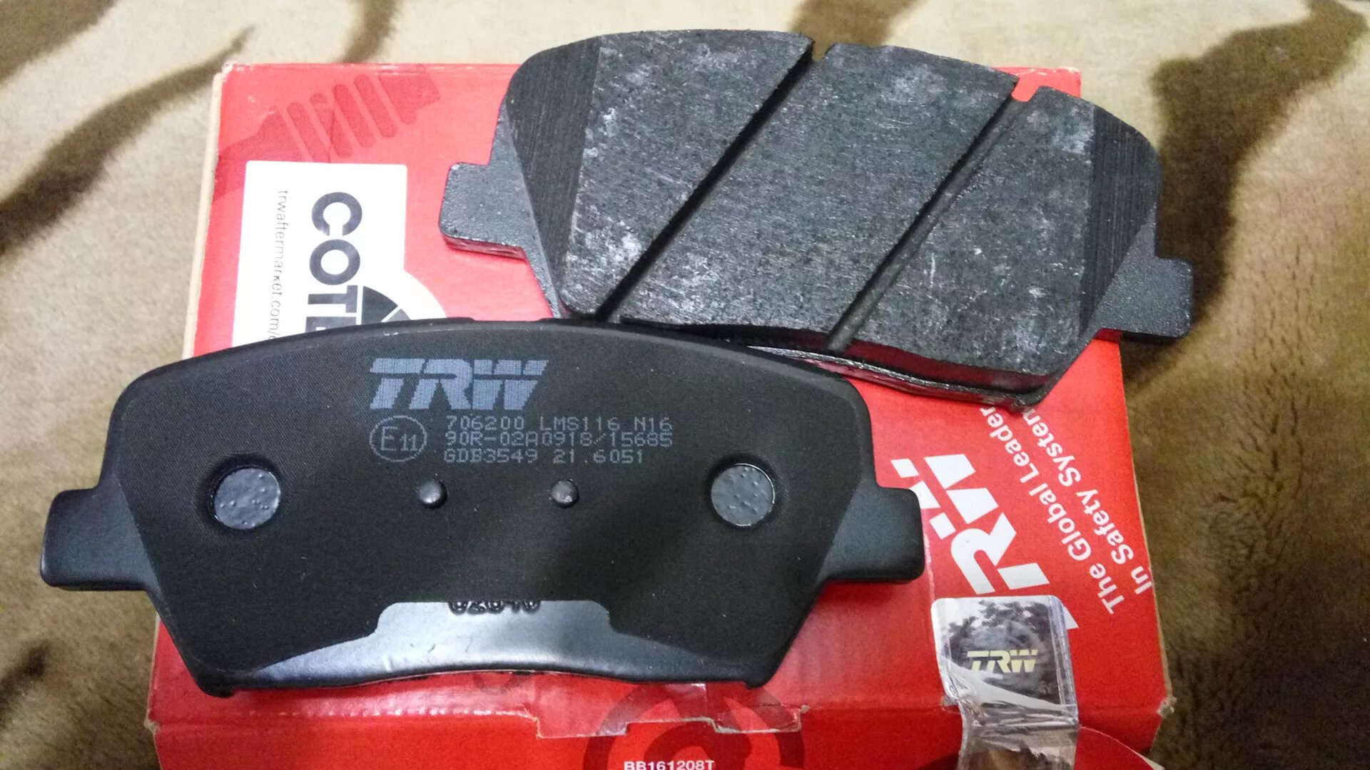 Просуши тормозные колодки. Стёрся тормозной колодки и диск. Колодки тормозные рено логан 1. Тормозные колодки рено логан 1. Тормозные колодки субару аутбек.