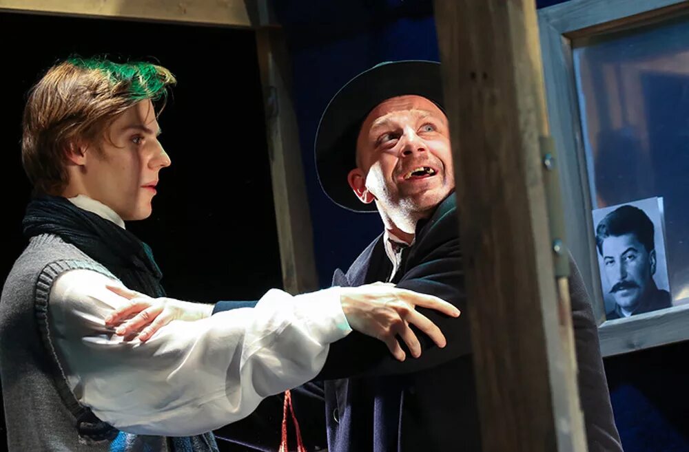 машков в спектакле матросская тишина. ревизор театр олега табакова. матросская тишина пьеса. московский театр олега табакова. матросская тишина спектакль театр табакова.