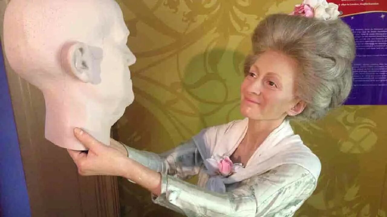 Плоть экспонатов мадам тюссо кроссворд. Музей мадам тюссо. музей марии тюссо. мадам дюбарри восковая фигура в музее мадам тюссо.