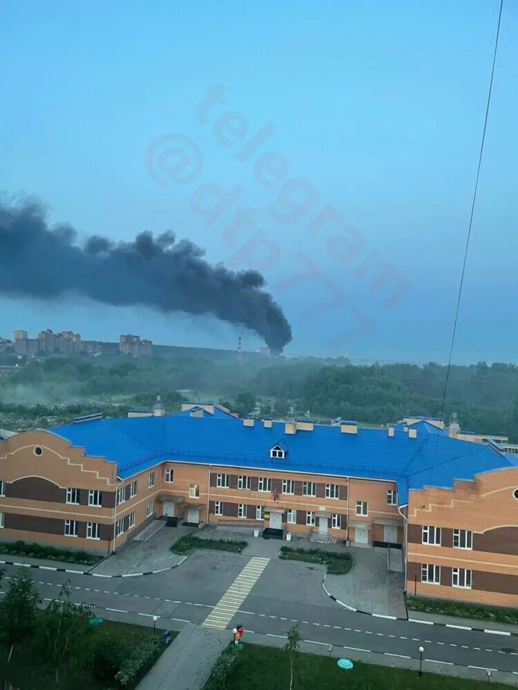 Что горит в ногинске сегодня. Пожар в ногинске. ногинск горит фабрика. ногинск сгорели автобусы.