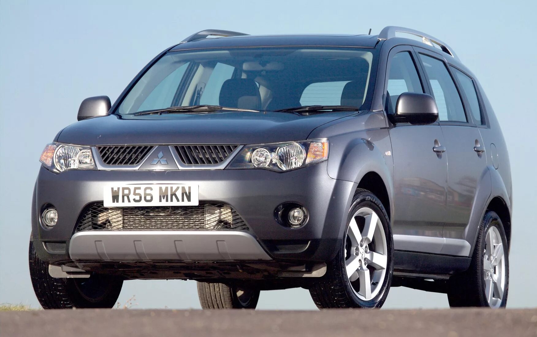 Купить мицубиси 2007. Mitsubishi Outlander 2007. Mitsubishi Outlander XL 2007. Митсубиси Аутлендер ХЛ 2007. Митсубиси Аутлендер 2010.