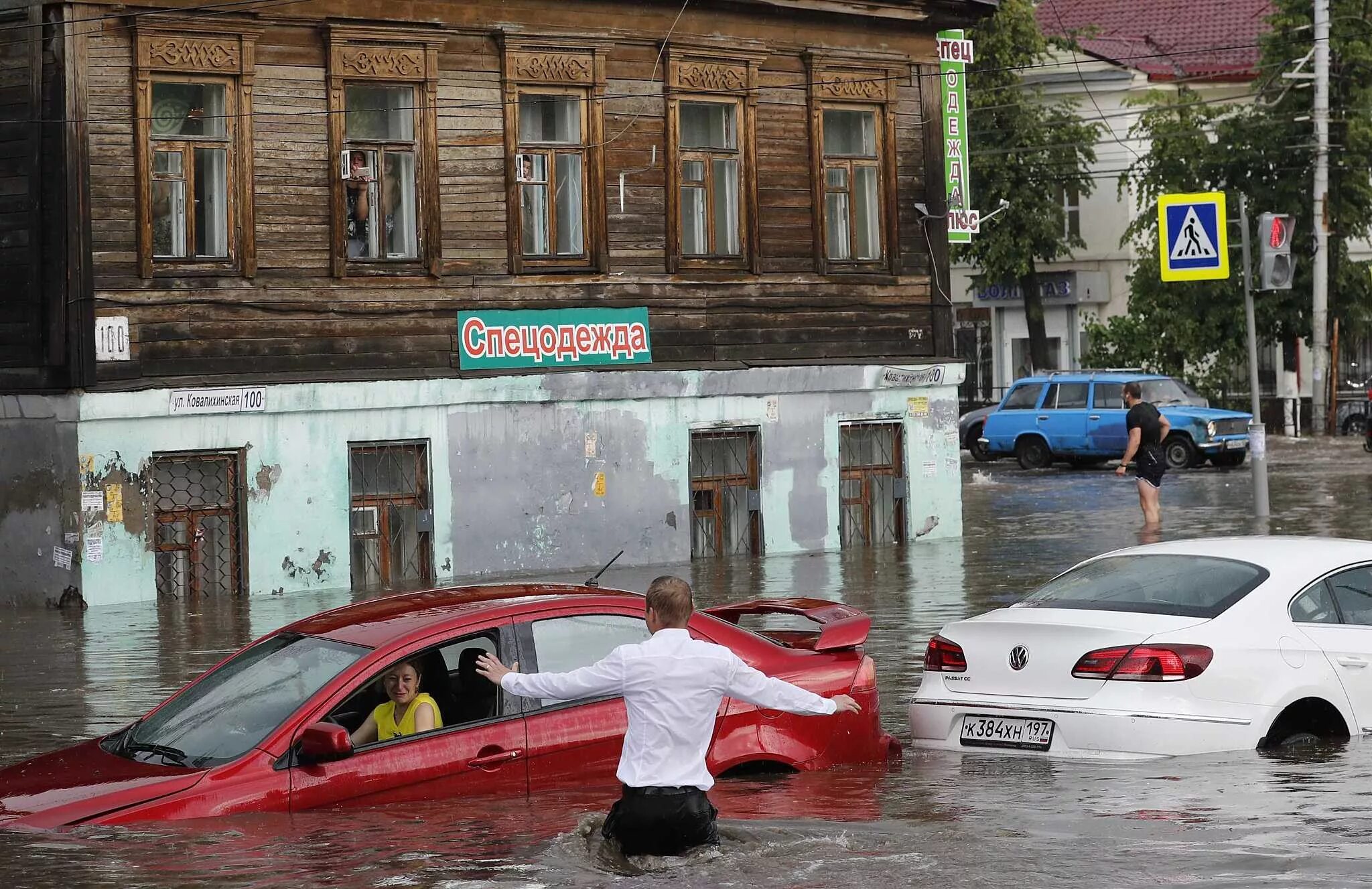 Потоп на алексеевской нижний новгород 18. Новгород затопление. Нижний новгород затопило 2022. 2022. Потоп на алексеевской нижний новгород.