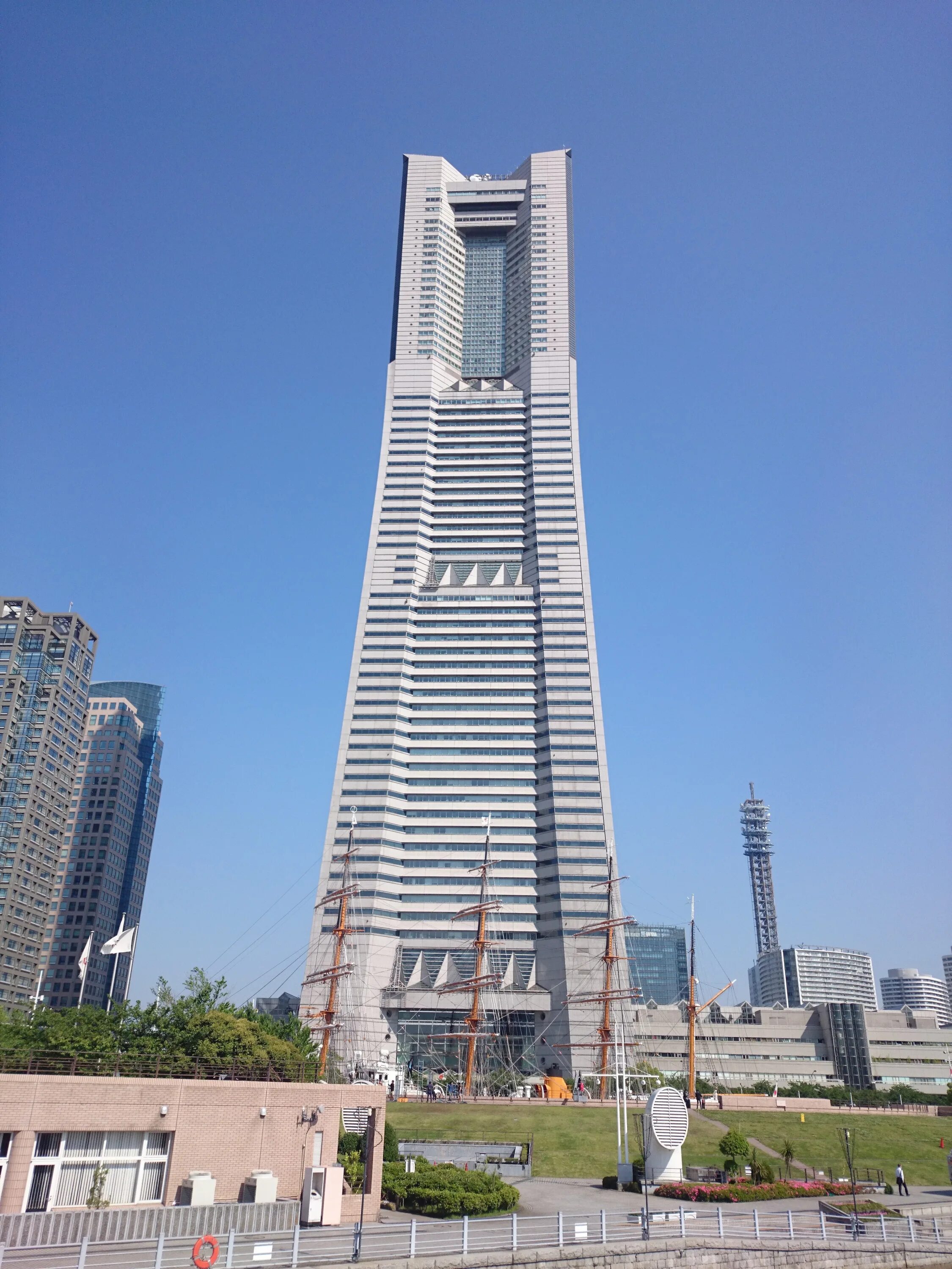 Башня Лэндмарк Тауэр. Йокогама башня Лэндмарк Тауэр. Yokohama landmark Tower («башня-ориентир», Иокогама, Япония). Йокогама высотки.