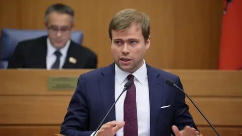 Депутат без