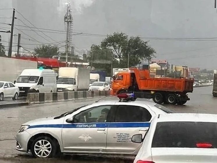 Мужчина упал с ворошиловского моста. Ростов-на-дону малиновского потоп. Новости. Новости ростова на дону на неделю. Чп с отоплением.