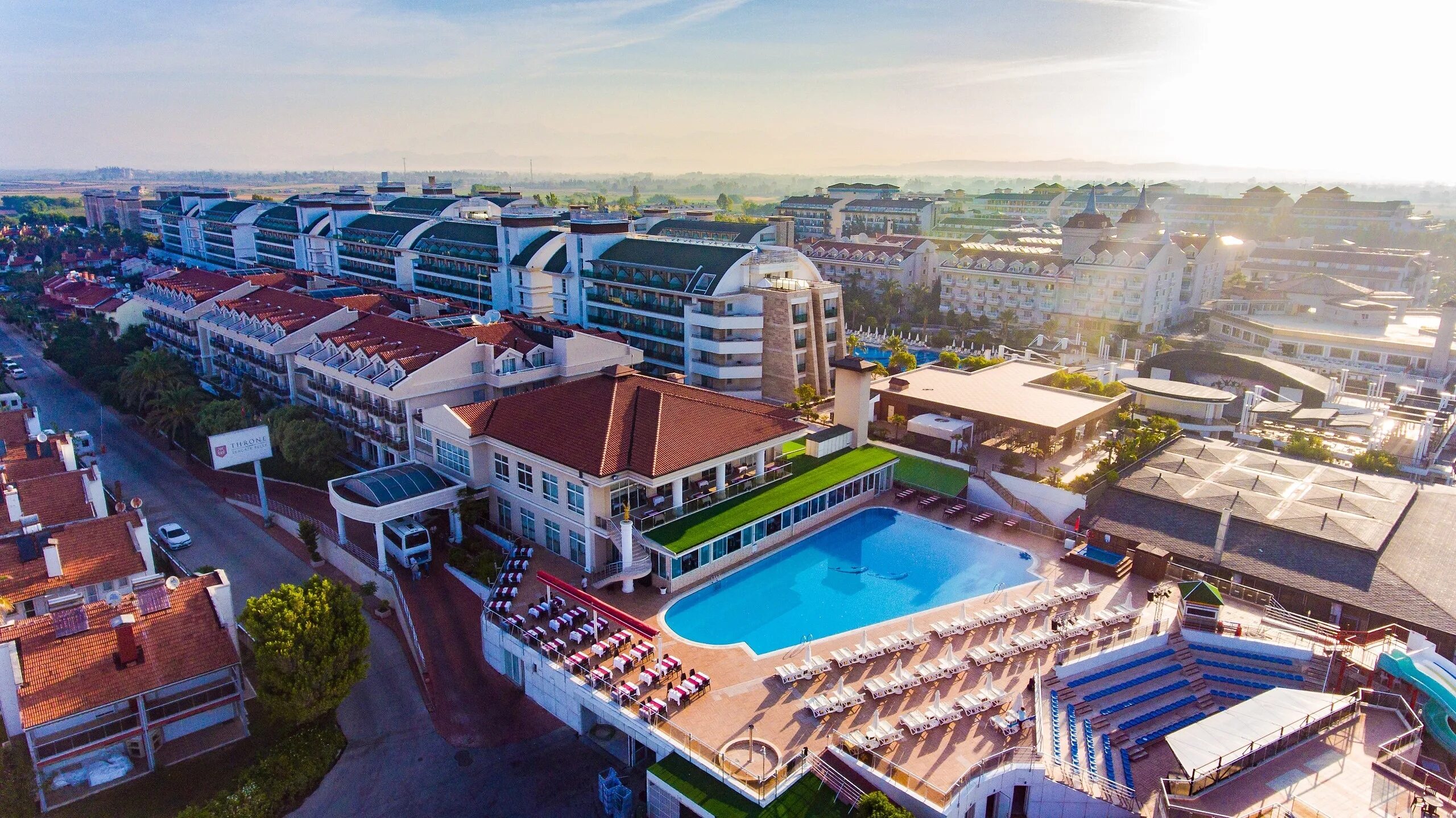 Clover magic seagate belek 5. Турция Белек трон Сигейт. Throne Seagate Belek Hotel 5. Турция отель Bogazkent Белек the Rone Seagate. Белек отель Vera Seagate 5.