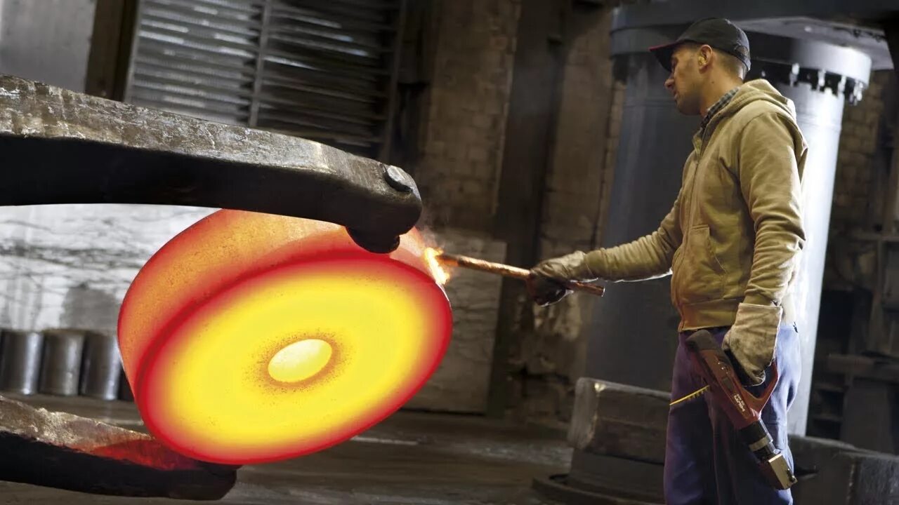 Объемная штамповка металла. Художественная ковка блэксмит. Helve-hammer forging. Омд ковка. Раскаленное железо в кузнице.