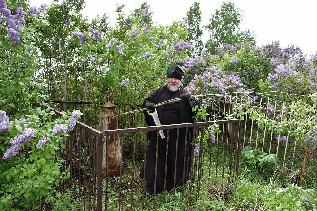 Погода бугульчан. Кладбище деревни Савельевка Куюргазинский район. Село Бугульчан Куюргазинский район Республика Башкортостан. Кладбище села Ямансарово Куюргазинский район. Субботник на кладбище Бугульчан.