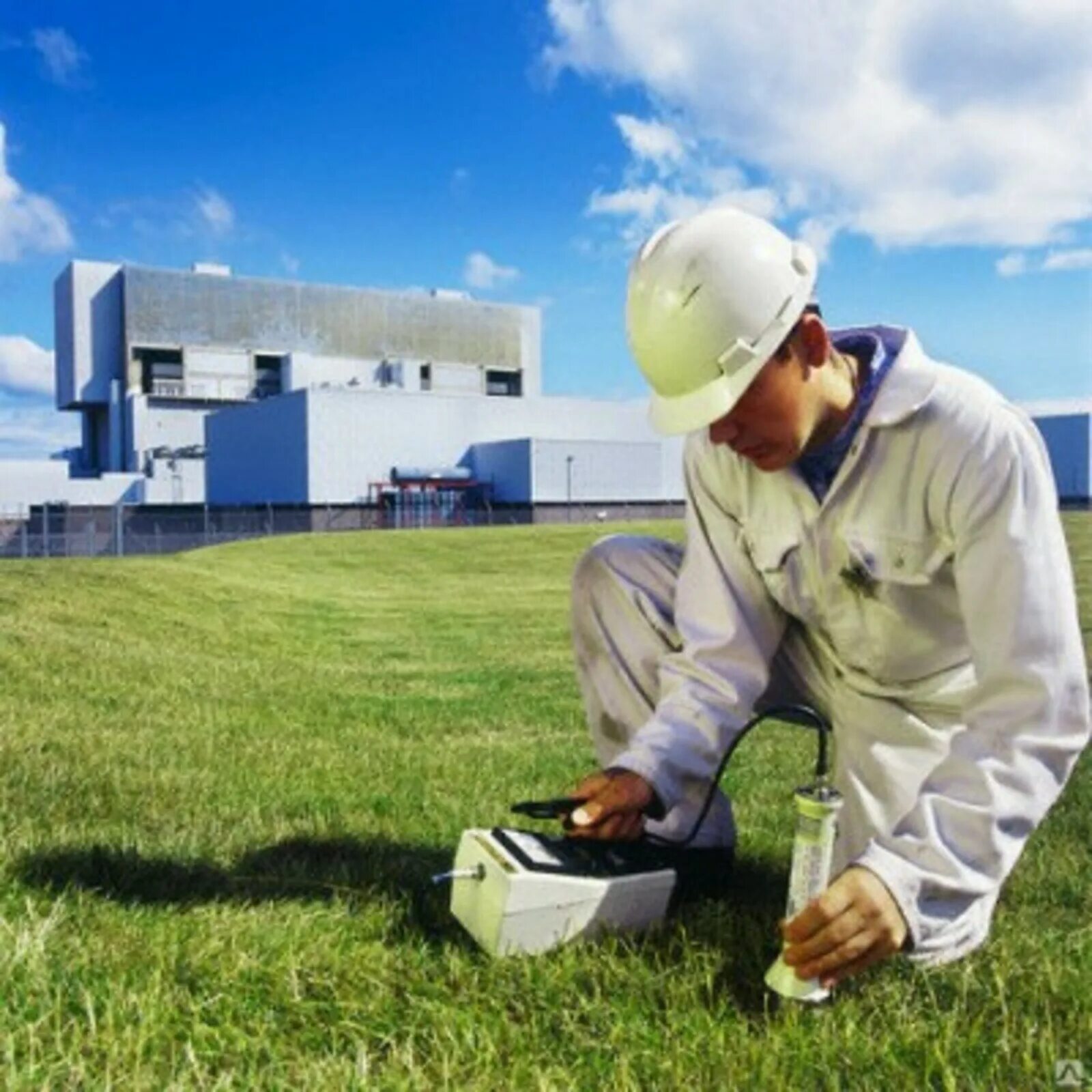 Эколог в лесу. Подготовка экологов. Юный эколог. Исследование природы. Экспедиция в лес.