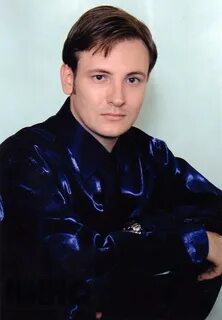 Васильевич певец