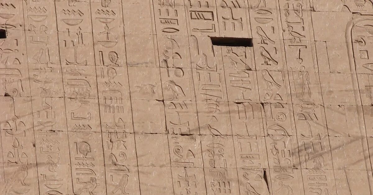 Древнейшие письмена 4 буквы. Иероглифы Египта Шампольон. Шампольон и дешифровка египетских иероглифов.