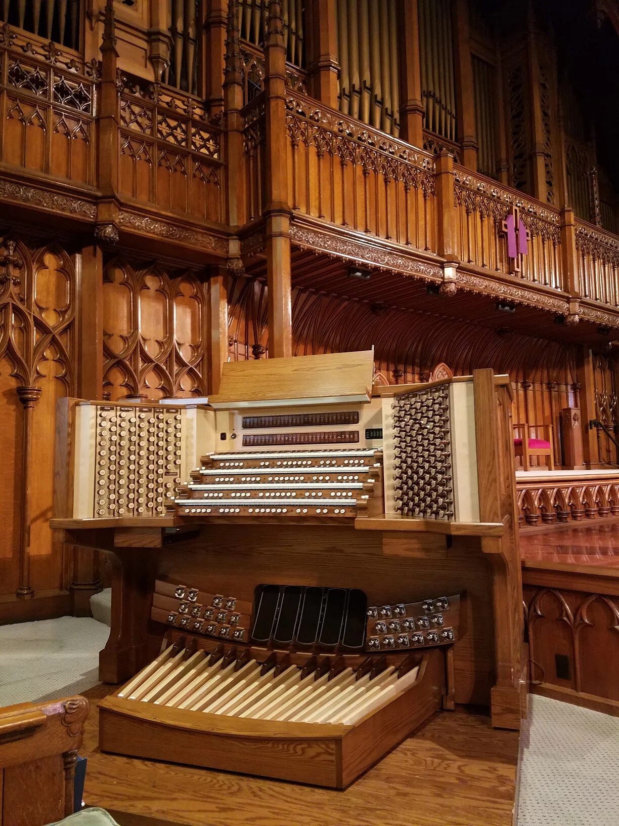 Organ купить. Орган Вики. Органная клавиатура. Орган музыкальный инструмент. Старинный орган.