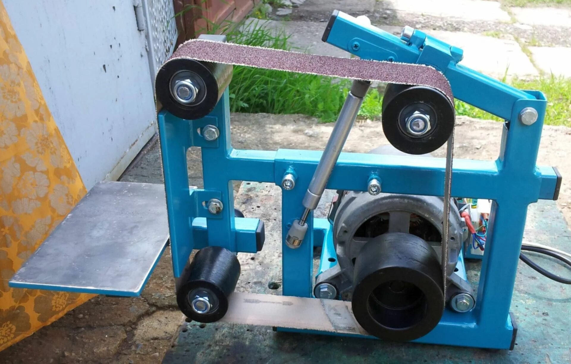 Гриндер ленточный на авито. Гриндер ленточный. Гриндер profikmt-1600. Гриндер ленточный на авито. Гриндер калибр.