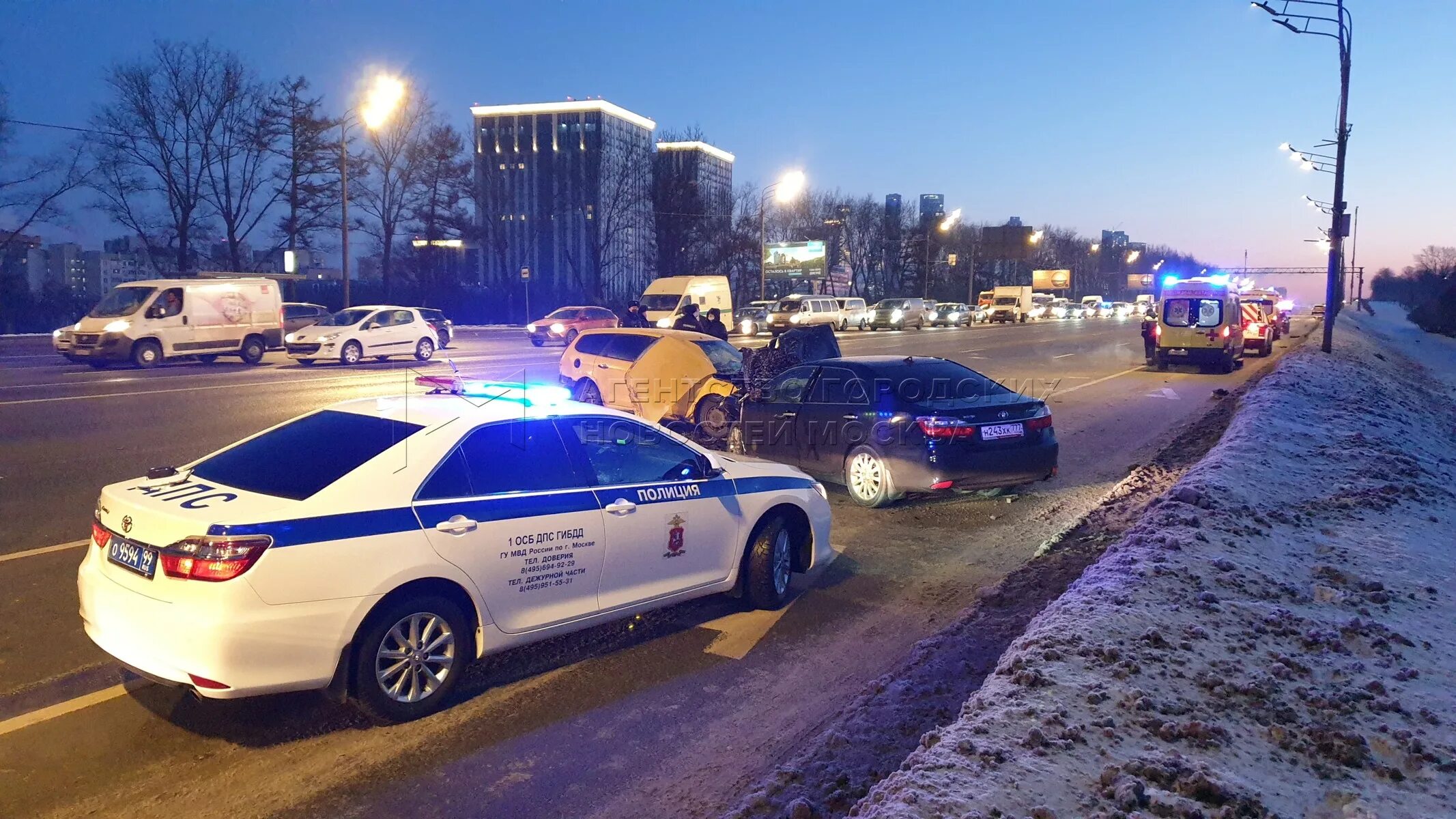 Дтп на северо востоке москвы сегодня. Москва сегодня. 2023. Автозаки в москве сегодня. Москва манежная площадь 01.