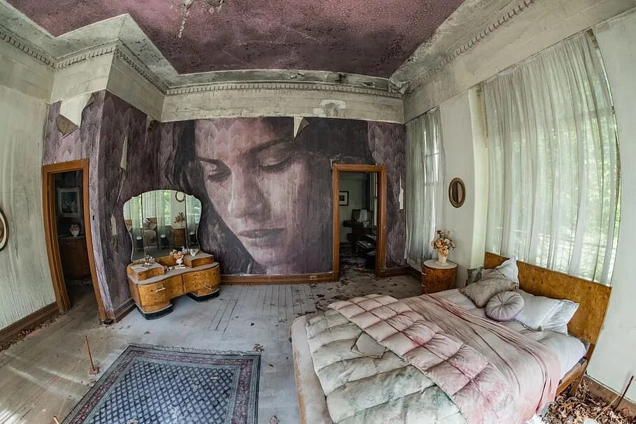 Руссо туристо отель сочи. Хостел 4. Отели в современном стиле. Комната номер 4. Спальня в отеле.