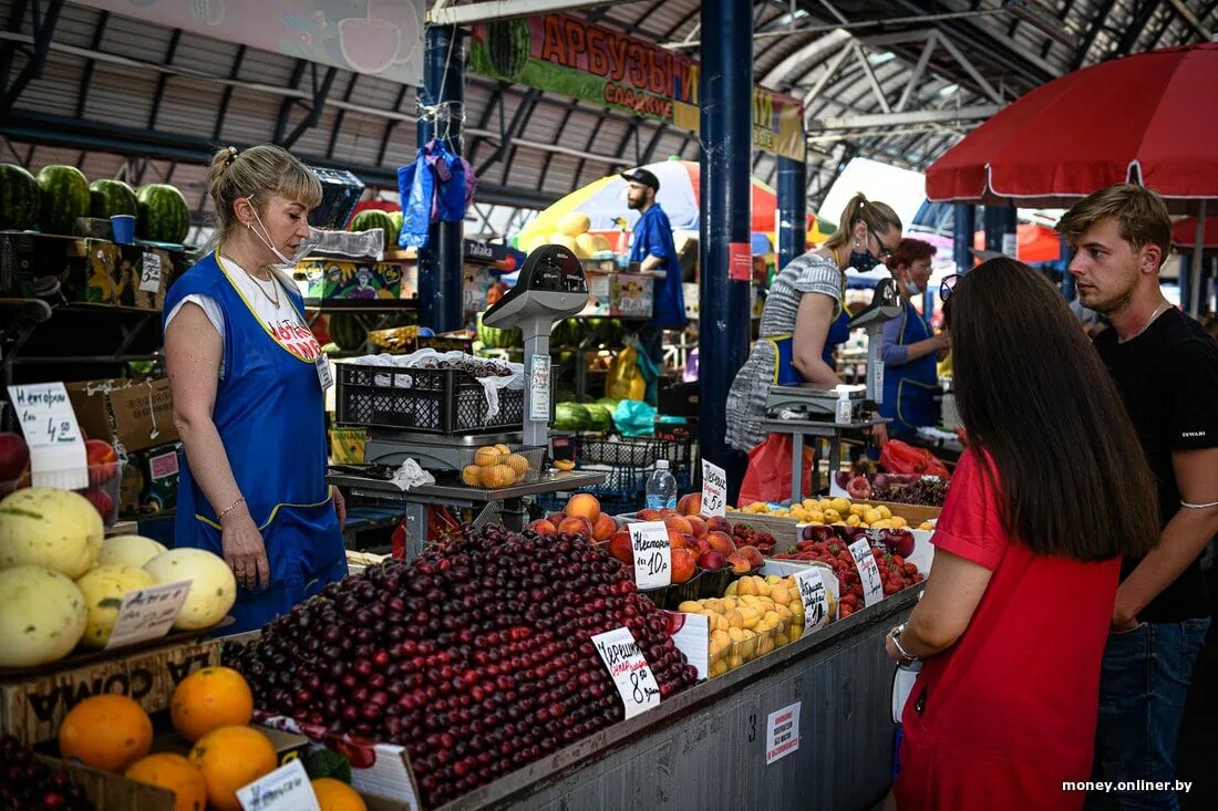 Строительный рынок минск. Комаровский рынок в Минске. Рынок в Минске продуктовый. Беларусь Минск рынок. Белоруссия рынок Комаровка.