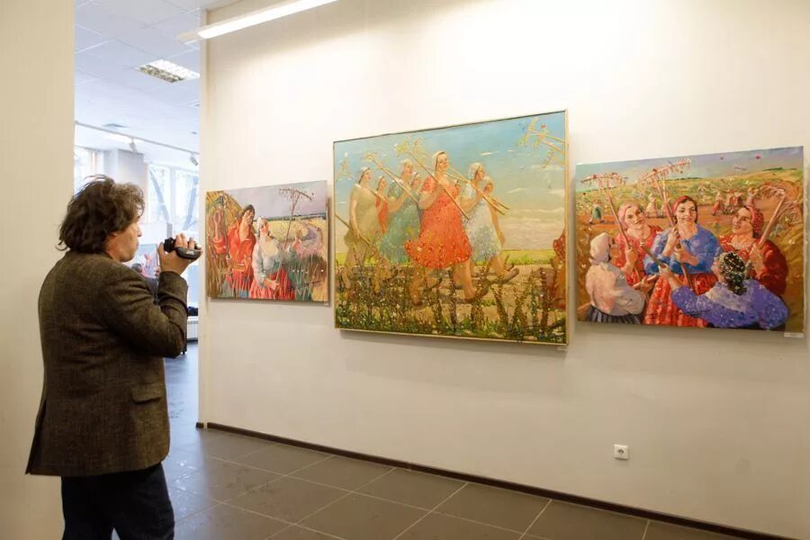 Выставочные залы воронеж. Выставочный зал союза художников воронеж. воронежский художник донской. выставочный зал союза художников воронеж кирова к. выставки союза художников воронеж.