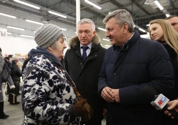 Куда сходить в кировском районе волгограда. Народная ярмарка волгоград дзержинский. Народная ярмарка, волгоград, историческая улица, 181д. Сельскохозяйственная ярмарка волгоград. Народная ярмарка волгоград открытие.
