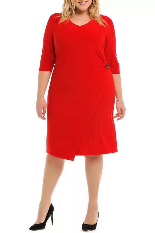 Платье Svesta. Женщина в платье. Женские платья больших размеров. Красное платье для полных женщин.